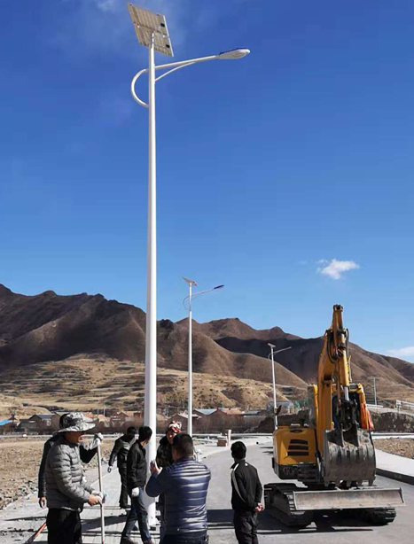 甘南碌曲10米五家渠太阳能路灯项目